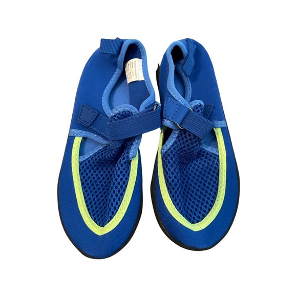 Boys water shoes 9-10 - Picture 2 of 4
